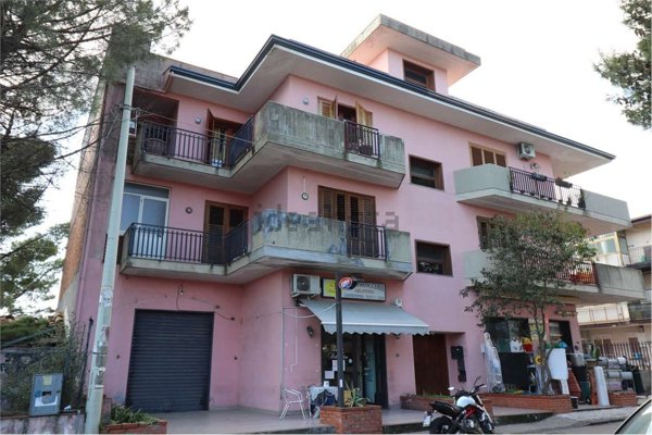 appartamento in vendita ad Aci Sant'Antonio