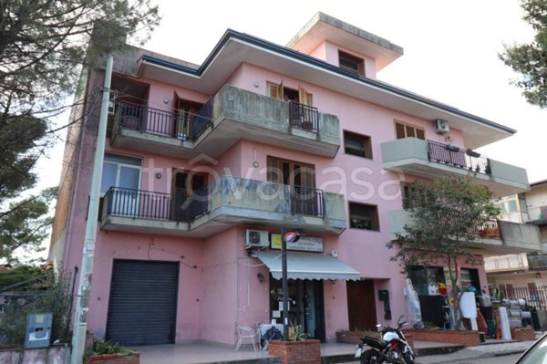 appartamento in vendita ad Aci Sant'Antonio