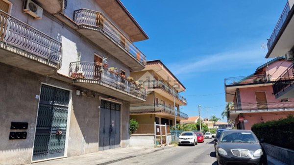 appartamento in vendita ad Aci Sant'Antonio