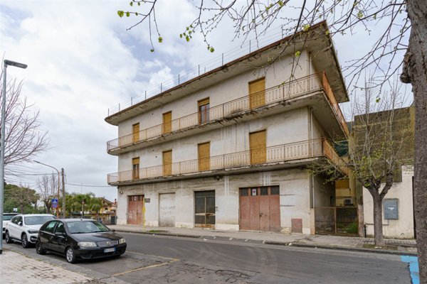 appartamento in vendita ad Aci Sant'Antonio