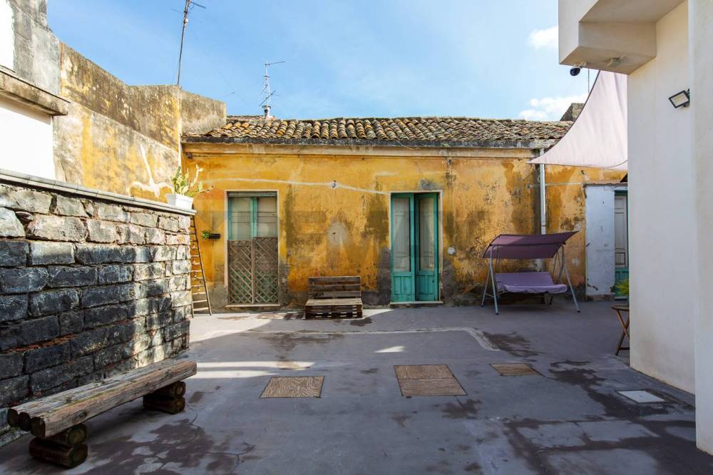 casa indipendente in vendita ad Aci Sant'Antonio