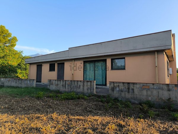 casa indipendente in vendita ad Aci Sant'Antonio