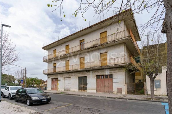 appartamento in vendita ad Aci Sant'Antonio
