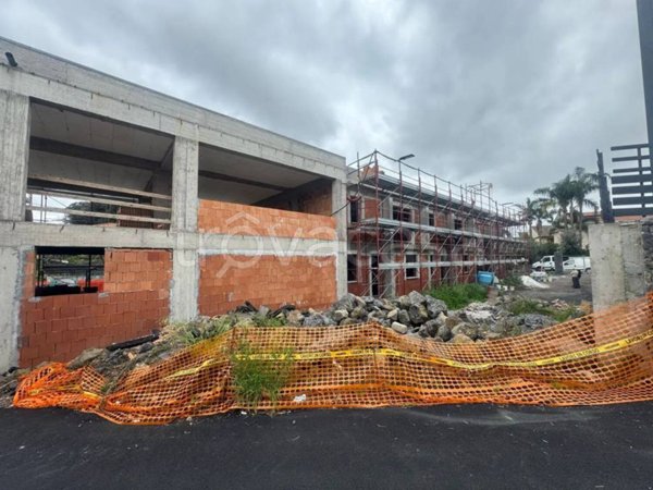 casa indipendente in vendita ad Aci Sant'Antonio