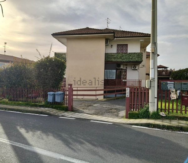 appartamento in vendita ad Aci Sant'Antonio