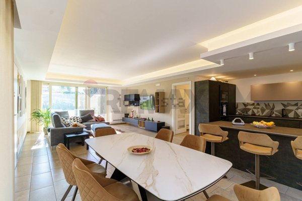 casa indipendente in vendita ad Aci Sant'Antonio