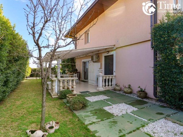 appartamento in vendita ad Aci Sant'Antonio