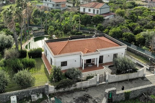 casa indipendente in vendita ad Aci Sant'Antonio