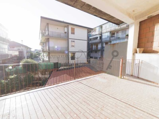 appartamento in vendita ad Aci Sant'Antonio