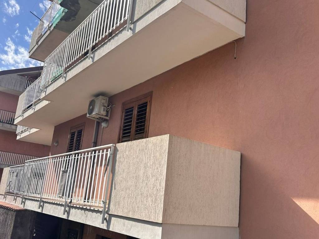 appartamento in vendita ad Aci Sant'Antonio
