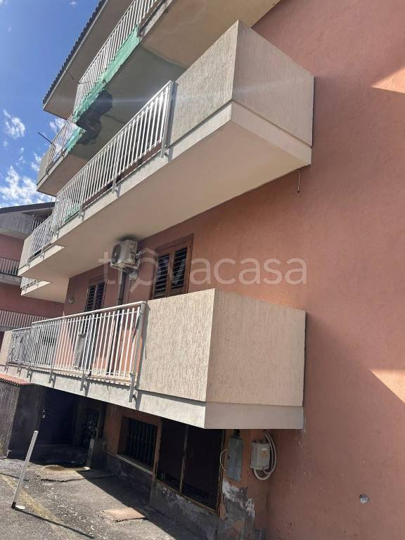 appartamento in vendita ad Aci Sant'Antonio