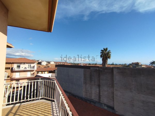appartamento in vendita ad Aci Sant'Antonio