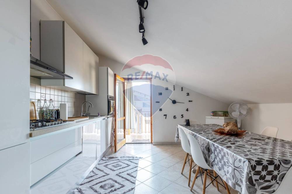 appartamento in vendita ad Aci Sant'Antonio