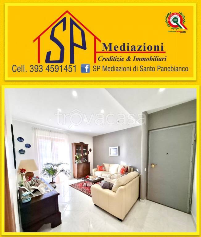 appartamento in vendita ad Aci Sant'Antonio