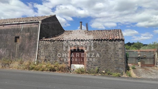 casa indipendente in vendita ad Aci Sant'Antonio