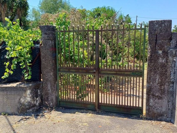 terreno agricolo in vendita ad Aci Sant'Antonio