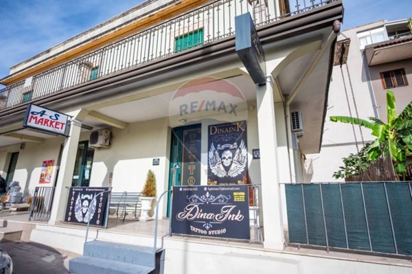 negozio in vendita ad Aci Sant'Antonio