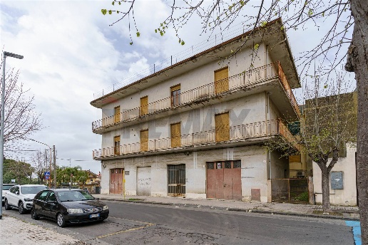 casa indipendente in vendita ad Aci Sant'Antonio