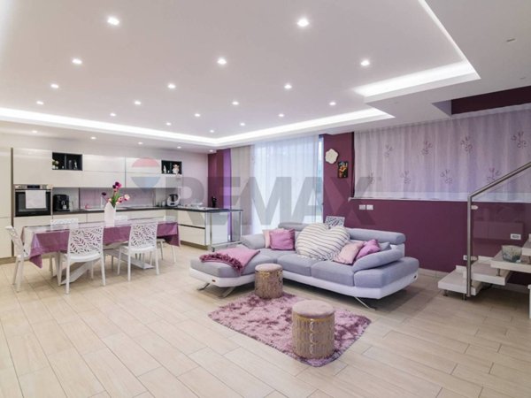 casa indipendente in vendita ad Aci Sant'Antonio in zona Lavinaio