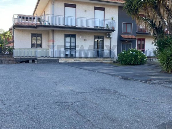 appartamento in vendita ad Aci Sant'Antonio