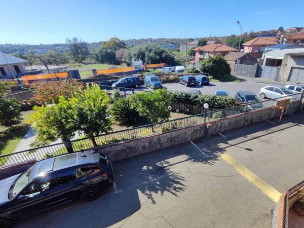 appartamento in vendita ad Aci Sant'Antonio