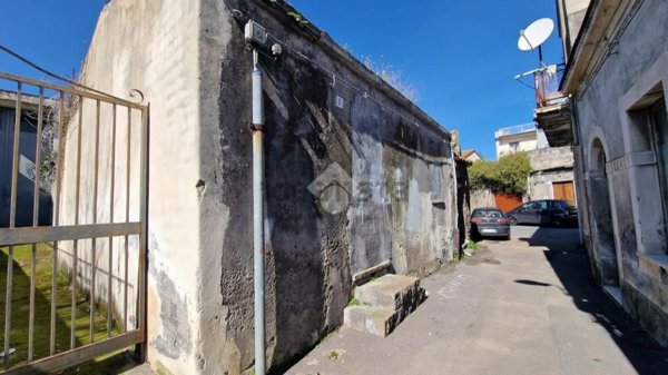 appartamento in vendita ad Aci Sant'Antonio