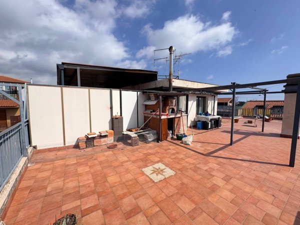 appartamento in vendita ad Aci Sant'Antonio