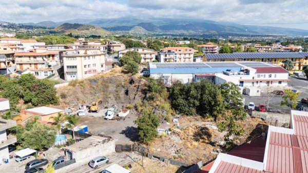terreno edificabile in vendita ad Aci Sant'Antonio