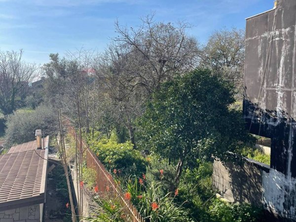 casa indipendente in vendita ad Aci Sant'Antonio in zona Lavina