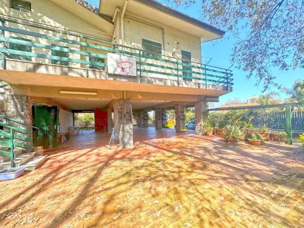 casa indipendente in vendita ad Aci Sant'Antonio in zona Lavinaio