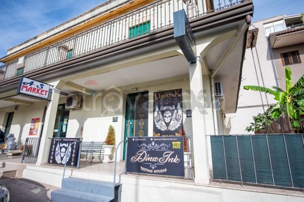 negozio in vendita ad Aci Sant'Antonio