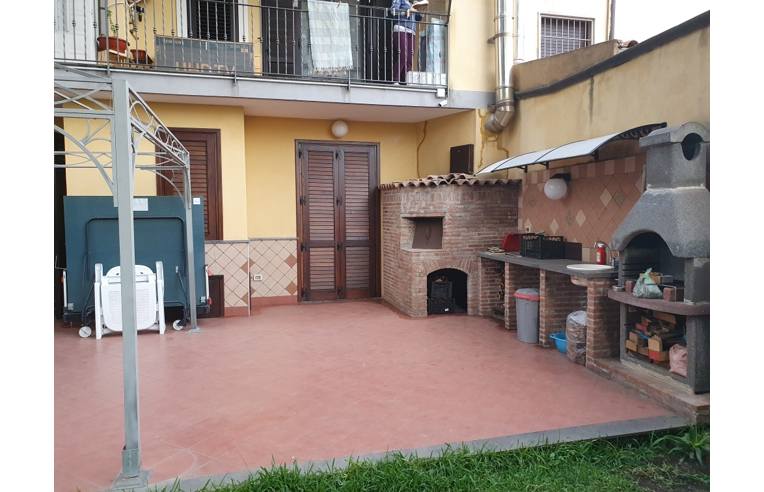 casa indipendente in vendita ad Aci Sant'Antonio in zona Lavinaio