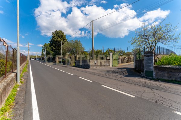 casa indipendente in vendita ad Aci Sant'Antonio