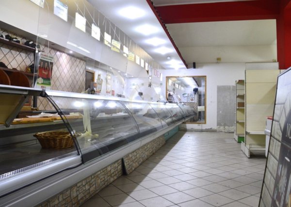 negozio in vendita ad Aci Sant'Antonio