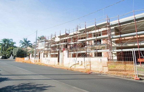 negozio in vendita ad Aci Sant'Antonio