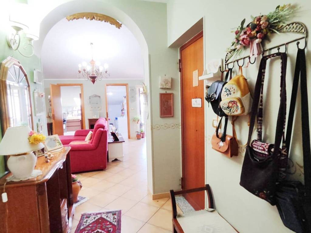 appartamento in vendita ad Aci Sant'Antonio