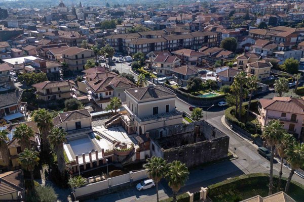 casa indipendente in vendita ad Aci Sant'Antonio