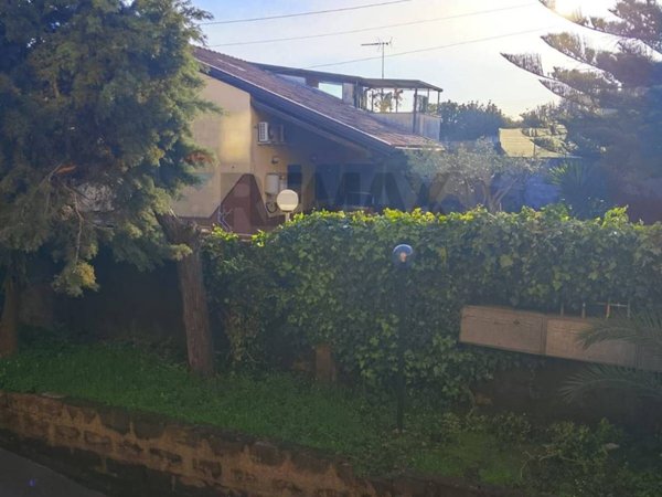 appartamento in vendita ad Aci Sant'Antonio