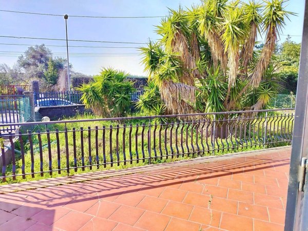 casa indipendente in vendita ad Aci Sant'Antonio