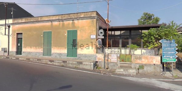 pentavano in vendita ad Aci Sant'Antonio