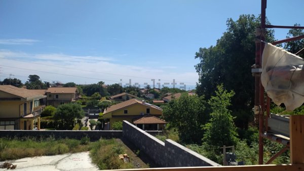 casa indipendente in vendita ad Aci Sant'Antonio in zona Lavinaio