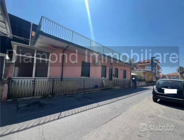 appartamento in vendita ad Aci Sant'Antonio