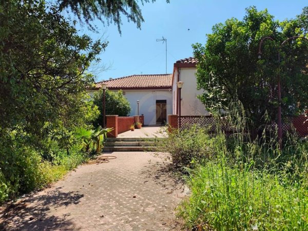 casa indipendente in vendita ad Aci Sant'Antonio