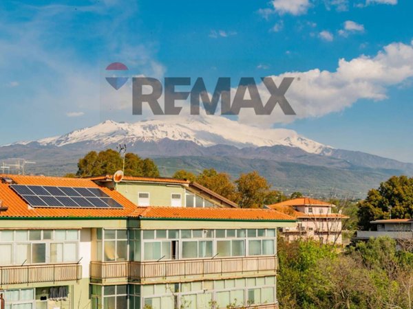 appartamento in vendita ad Aci Sant'Antonio