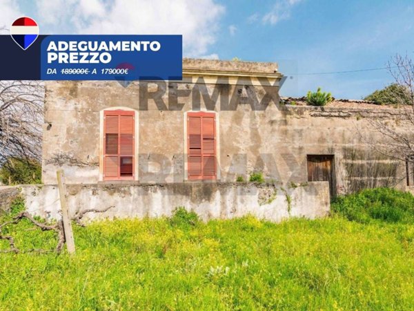 casa indipendente in vendita ad Aci Sant'Antonio