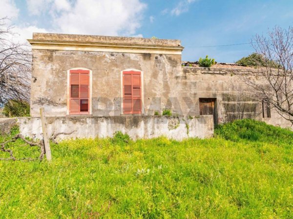 casa indipendente in vendita ad Aci Sant'Antonio in zona Lavinaio