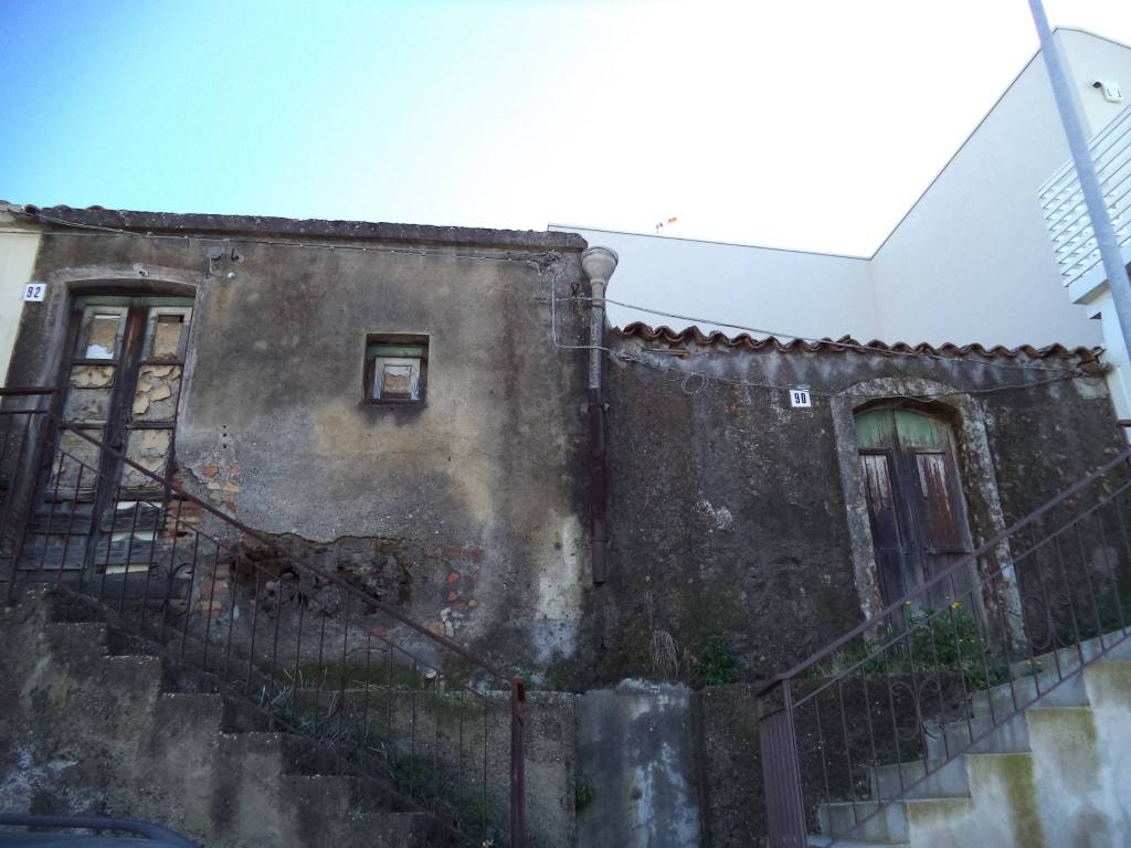 casa indipendente in vendita ad Aci Sant'Antonio