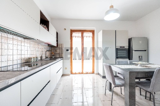 appartamento in vendita ad Aci Sant'Antonio