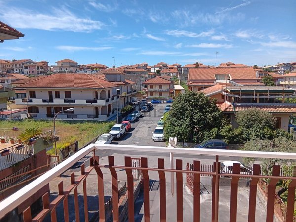 appartamento in vendita ad Aci Sant'Antonio