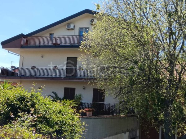 appartamento in vendita ad Aci Sant'Antonio